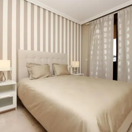 Renthas Conde Luque Golf Apartment *