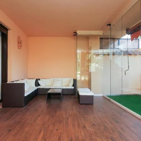 Renthas Conde Luque Golf Apartment